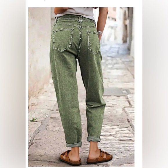 Flamingals Roll Hem  Mid Waist Straight Leg Crop Jeans in Army Green Medium NWT - Picture 3 of 11